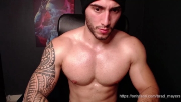 Brad1_  20-12-2021 video tall